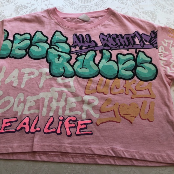 Zara Junior Girls Size 11-12 Pink Graffiti Cropped Printed T-Shirt Short Sleeves - Picture 15 of 16
